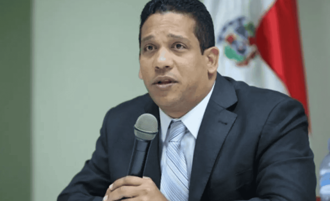 Carlos Pimentel.