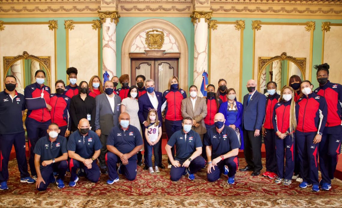 Presidente Abinader recibe a las Reinas del Caribe en el Palacio Nacional
