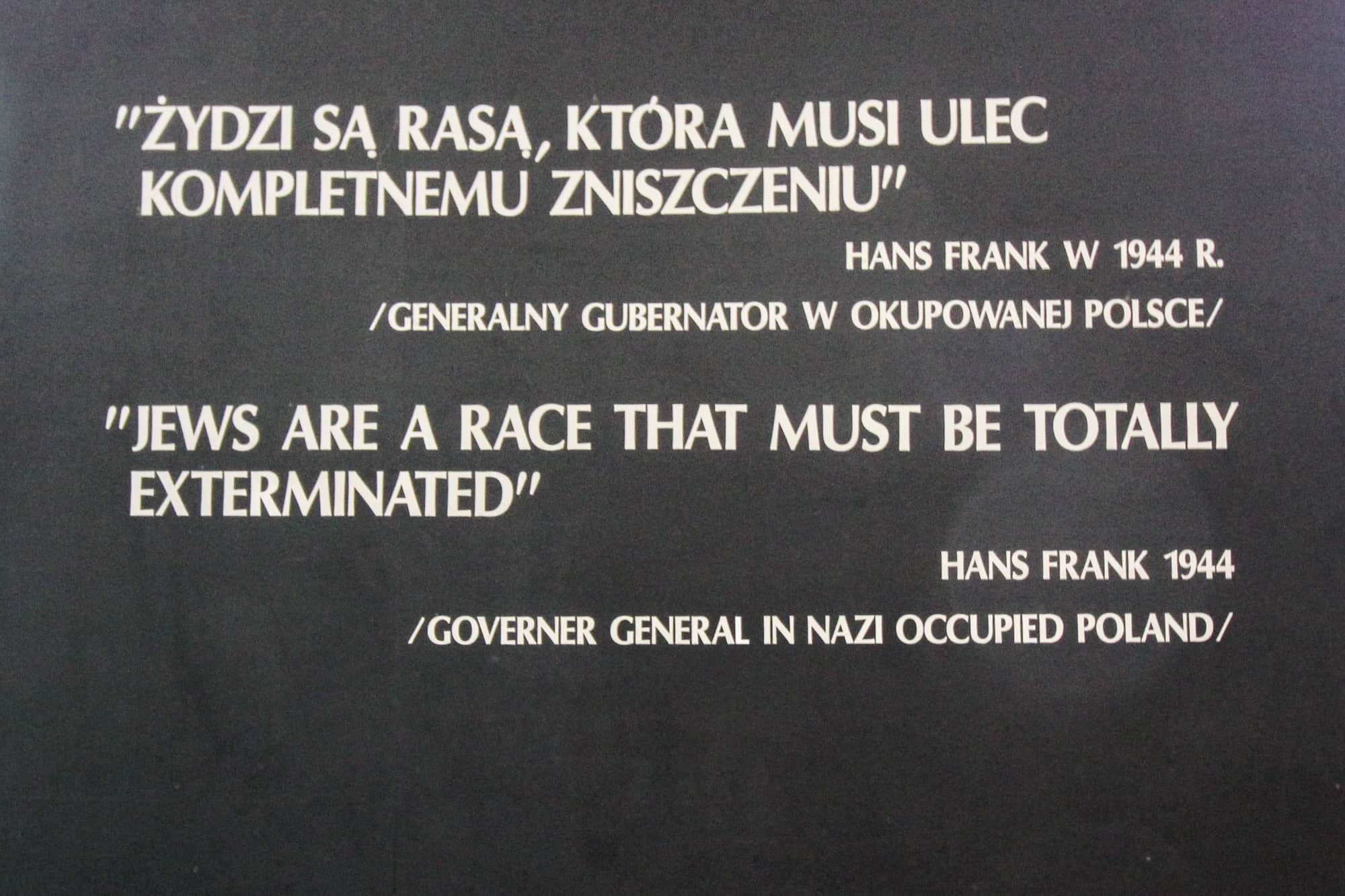 Auschwitz in Fotos – Wenn Worte nicht genug sind 13 jews are a race that must be totally