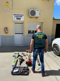 La Guardia Civil detiene a un joven de Lora del Río por numerosos robos en segundas residencias 2 GC2