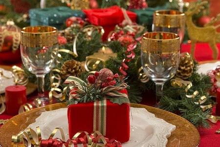 Organized Christmas: Holiday Party Planning Tips
