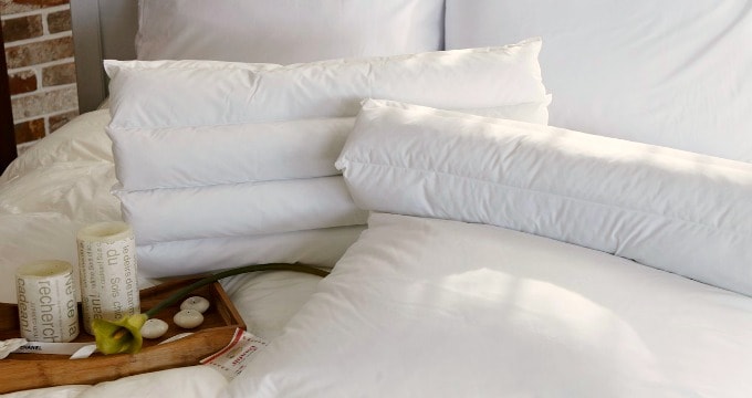 How To Clean Grimy Pillowcases And Keep Them From Turning Yellow