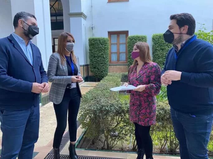 El PSOE reclama la cobertura inmediata del PTIS del CEIP Miguel de Cervantes de Lora del Río 2 solicitandoptis
