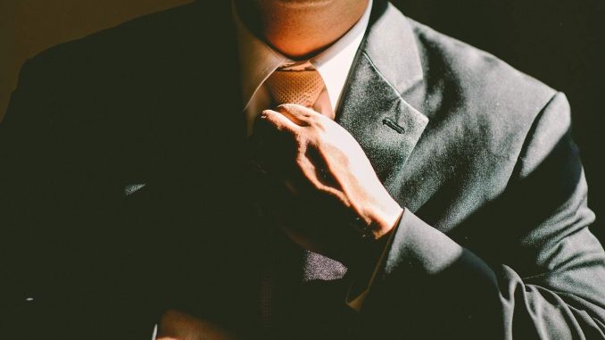 tie-690084_1280.jpg