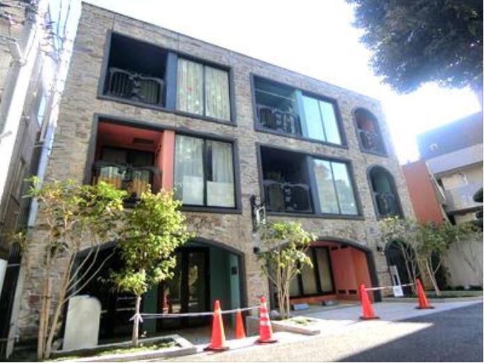 1-3-2 Minamiazabu, Minato-ku, Tokyo
