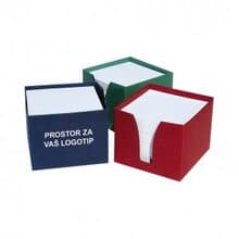 kocka karton s papirjem