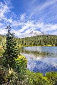 Melanie Viola, l'imponente Monte Rainier e il lago Reflection