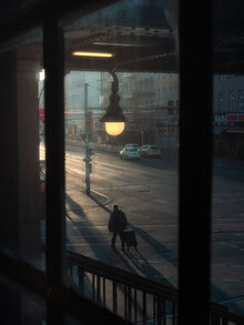 Fotokunst von Patrick Noack: lebendige Straßenszene im Prenzlauer Berg