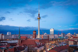 Martin Wasilewski, Blaue Stunde in Berlin - Deutschland, Europa)