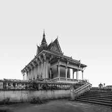 Buddhismus Acrylglasbild: Tempel von Kampong Cham, harmonische Farben und klare Linien.