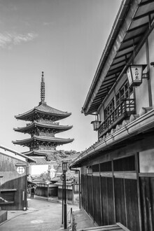 Melanie Viola, Historisches Kyoto mit Yasaka Pagode in monochrom