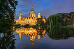 Wall art: Evening atmosphere at the New Town Hall in Hanover with soft lights