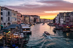 Wall art by Achim Thomae: sunset over gondolas in Venice