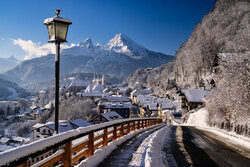 Photo art by Achim Thomae: winter landscape in Bavaria with snow-covered peaks