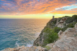 Fotokunst von Michael Valjak: Sonnenuntergang über dem Meer bei Cap Blanc, Mallorca.
