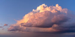 Cloudscape by Achim Thomae: gentle clouds in the evening light