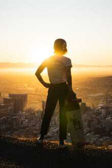 Lina Jakobi, Skateboarder enjoying the view