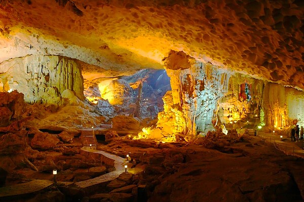 thien canh son cave halong bay - Halong Bay
