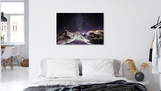 Eiger Mönch y Jungfrau de noche, Suiza – Arte mural de Peter Wey como póster o impresión sobre vidrio acrílico