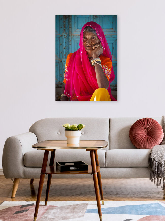 Retrato de una mujer india, India: arte mural de Jens Benninghofen en formato póster o impresión en vidrio acrílico
