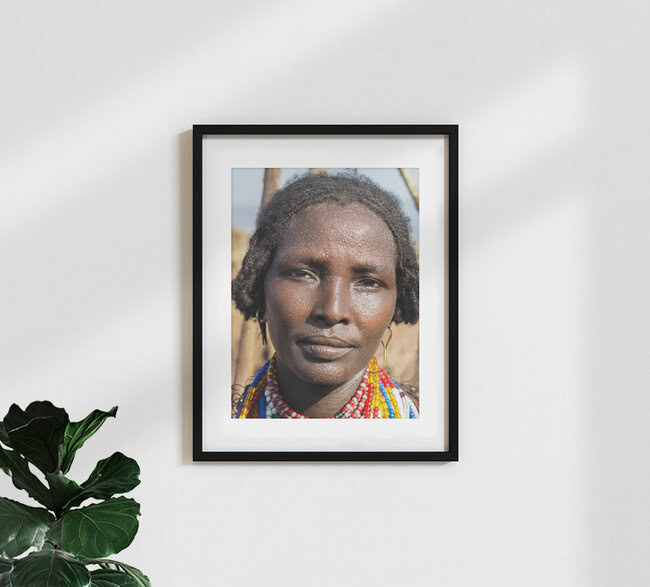 Femme de la tribu Arbore, Éthiopie – œuvre d'art murale de Phyllis Bauer, affiche ou impression sur verre acrylique.
