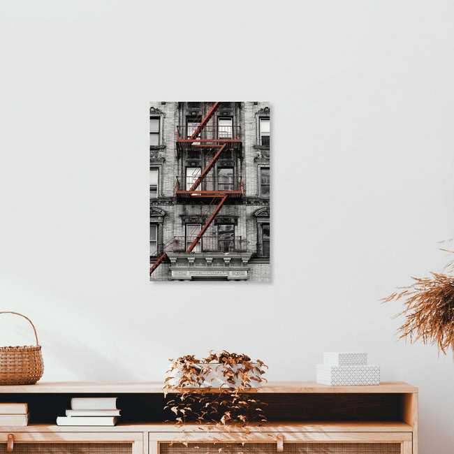 Scala antincendio rossa, Manhattan, Stati Uniti – opera d'arte di Franzel Drepper come poster o stampa su vetro acrilico