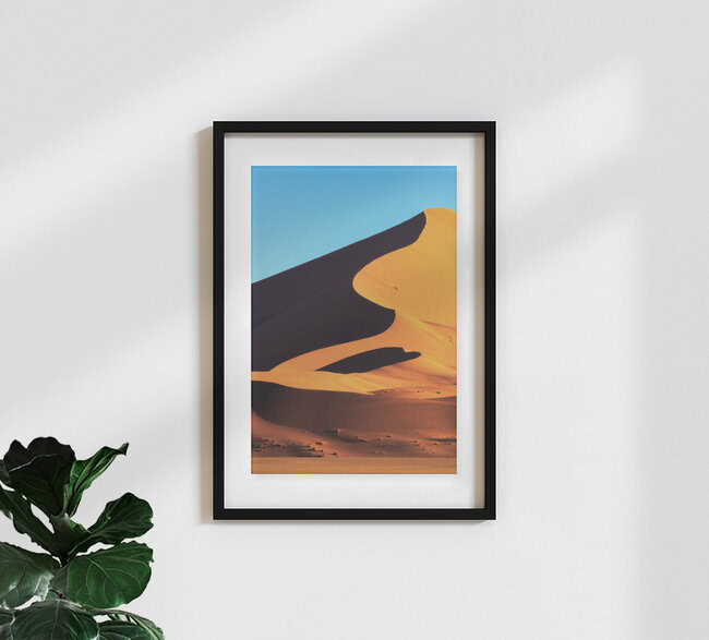 Namibia Sossusvlei Licht und Schatten, Namibia – arte di Jean Claude Castor come poster o stampa su vetro acrilico
