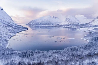 Märchenland Senja, Norvegia – opera d'arte di Eva Stadler come poster o stampa su vetro acrilico