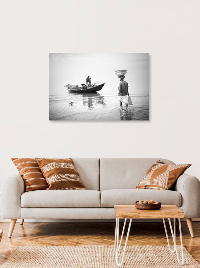 Koopman koopt verse vis, Kuakata, Bangladesh, Bangladesh – wandkunst van Jakob Berr als poster of acrylglasprint
