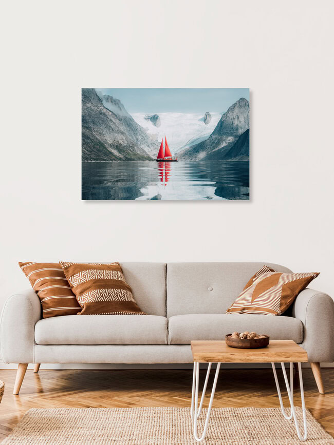 Onder rode zeilen, Groenland – wandkunst van Lennart Pagel als poster of acrylglasprint