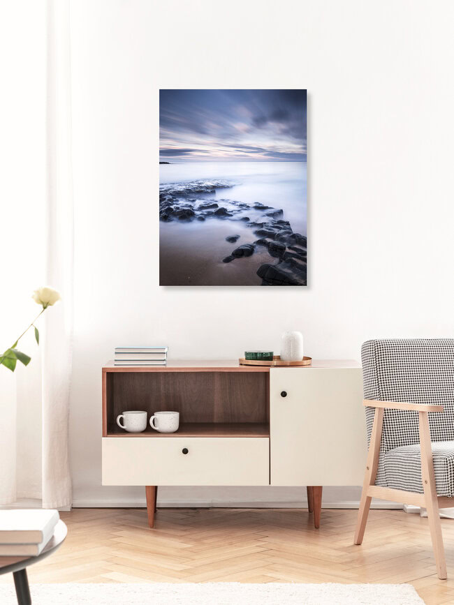 Bamburgh Rock Study 4, Großbritannien – Fotokunst von Ronnie Baxter als Poster oder Acrylglasbild