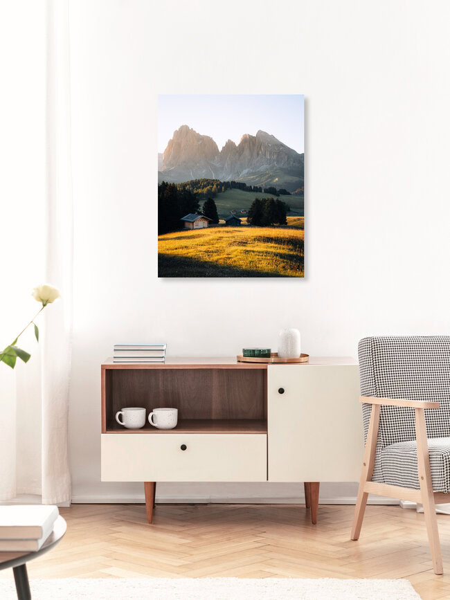 Morgenlicht trifft auf hochalpine Berglandschaft, Italien – Fotokunst von André Alexander als Poster oder Acrylglasbild