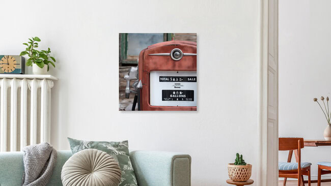 Old fuel dispenser, Vereinigte Staaten – Fotokunst von Olivier Beyssac als Poster oder Acrylglasbild