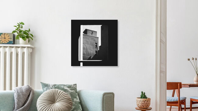 das Fenster zum Hof, Deutschland – Fotokunst von Klaus Lenzen als Poster oder Acrylglasbild