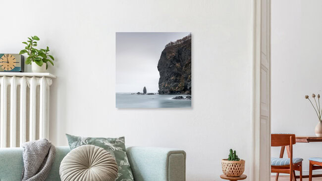 Felsküste auf der Insel Hokkaido, Japan – Fotokunst von Jan Becke als Poster oder Acrylglasbild