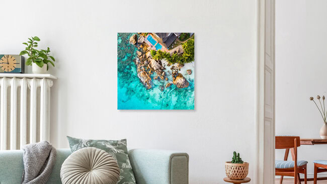 Seychellen Luftaufnahme am Strand, Seychellen – Fotokunst von Jan Becke als Poster oder Acrylglasbild