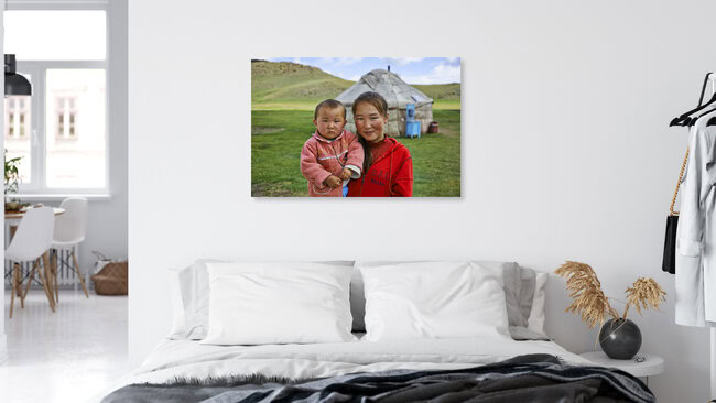 Geschwisterpaar, Kirgistan – Fotokunst von René Ruis als Poster oder Acrylglasbild