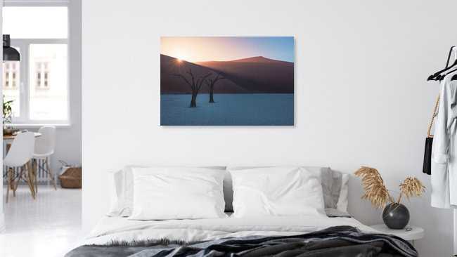 Namibia Deadvlei Sunrise, Namibia – Fotokunst von Jean Claude Castor als Poster oder Acrylglasbild