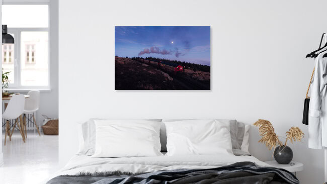 Ankunft im Mondschein, Deutschland – Fotokunst von Maximilian Fischer als Poster oder Acrylglasbild