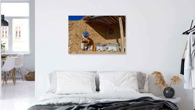 Honey making, Afghanistan – Fotokunst von Rada Akbar als Poster oder Acrylglasbild