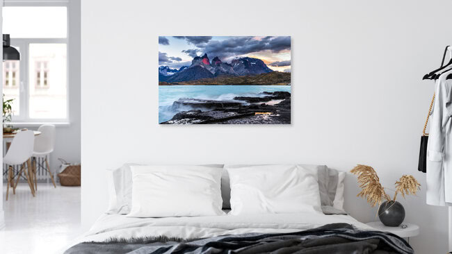 Torres del Paine bei Sonnenaufgang, Chile – Fotokunst von Stefan Schurr als Poster oder Acrylglasbild