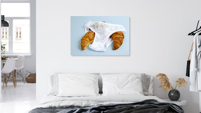 knickers and croissants, Belgien – Fotokunst von Loulou von Glup als Poster oder Acrylglasbild