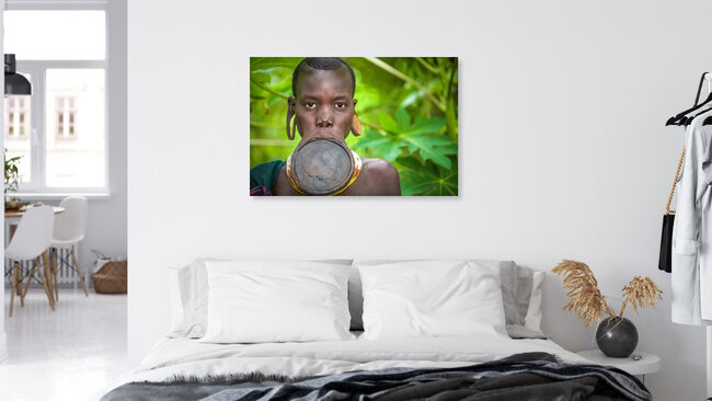 Lippenteller, Äthiopien – Fotokunst von Miro May als Poster oder Acrylglasbild