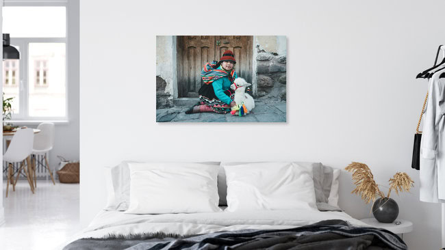 Peruvian Girl, Peru – wall art by Ueli Frischknecht as Poster or Acrylic Glass Print