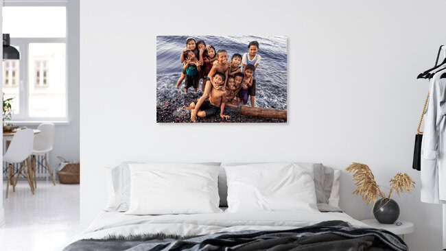 Freude und Lachen der Kinder von Bali, Indonesien – Fotokunst von Christine Wawra als Poster oder Acrylglasbild