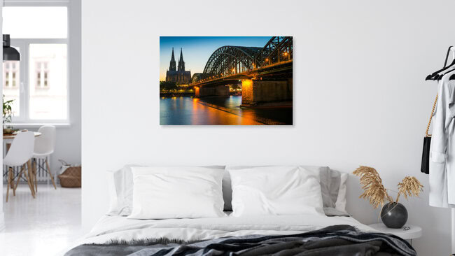 Köln am Abend, Deutschland – Fotokunst von Martin Wasilewski als Poster oder Acrylglasbild
