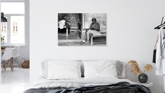 Portrait Village lady, Indien – Fotokunst von Jagdev Singh als Poster oder Acrylglasbild