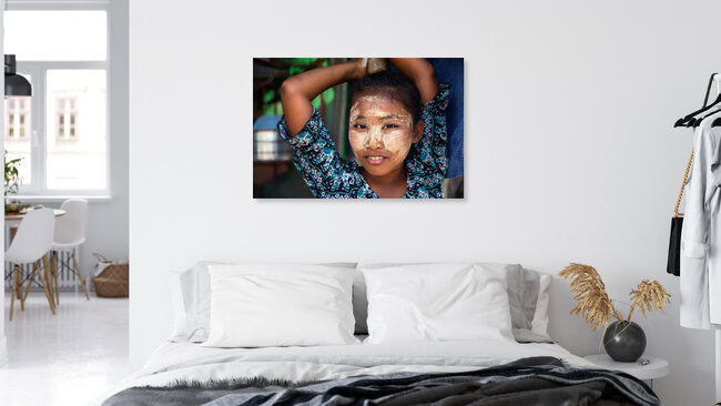Tanaka, Myanmar – Fotokunst von Miro May als Poster oder Acrylglasbild