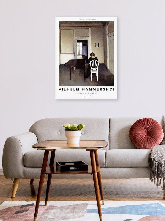 Wandbild 'Vilhelm Hammershøi: Interieur mit Ida auf einem weißen Stuhl' – Kunst von Art Classics als Poster oder Acrylglasbild
