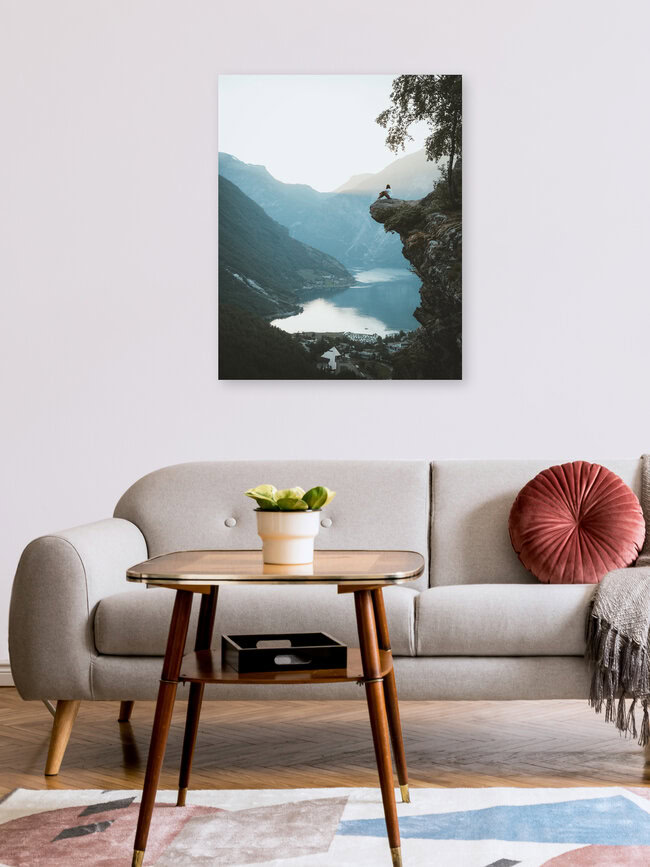 SITTING ON THE EDGE., Norwegen – Fotokunst von Philipp Heigel als Poster oder Acrylglasbild